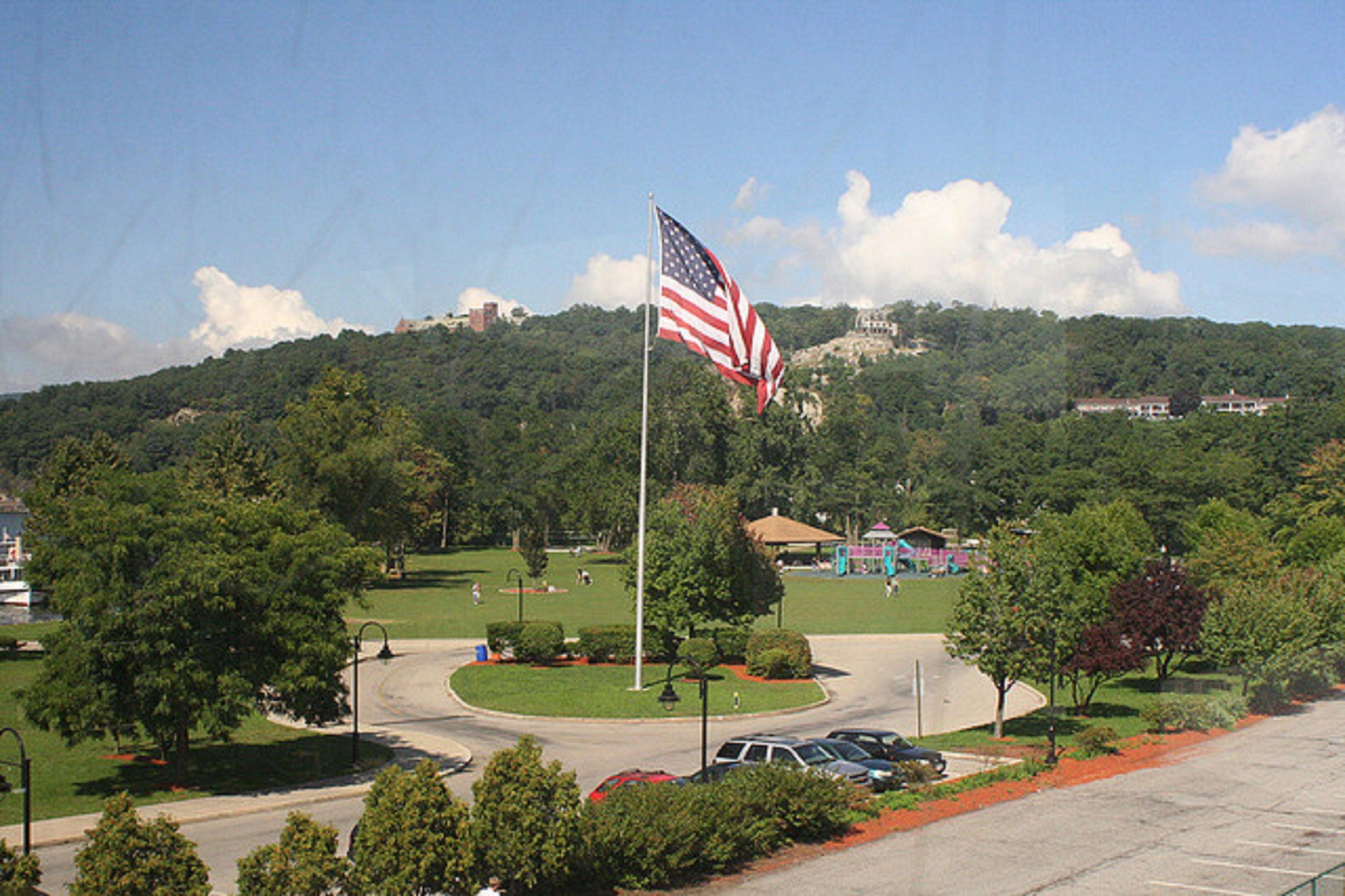 Holiday Inn Express & Suites Peekskill-Lower Hudson Valley By Ihg Esterno foto