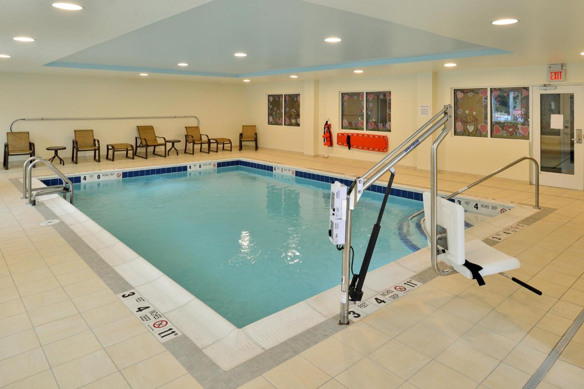 Holiday Inn Express & Suites Peekskill-Lower Hudson Valley By Ihg Esterno foto